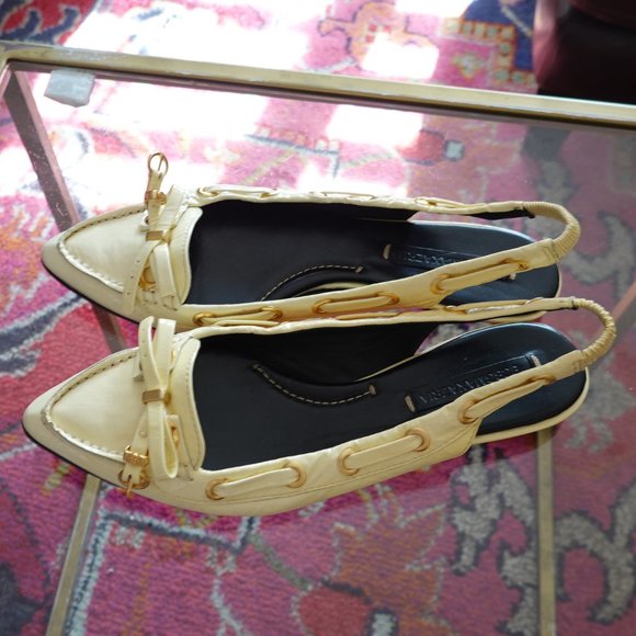 (NWOB) BCBG Max Azria Cream Patent Leather Pointy Toe Slingbacks 8.5B - Picture 9 of 16